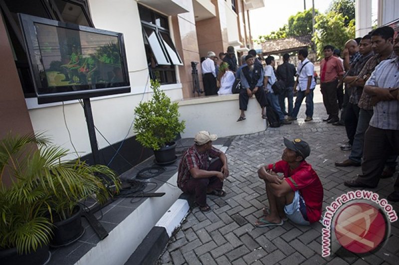 Nonton Persidangan