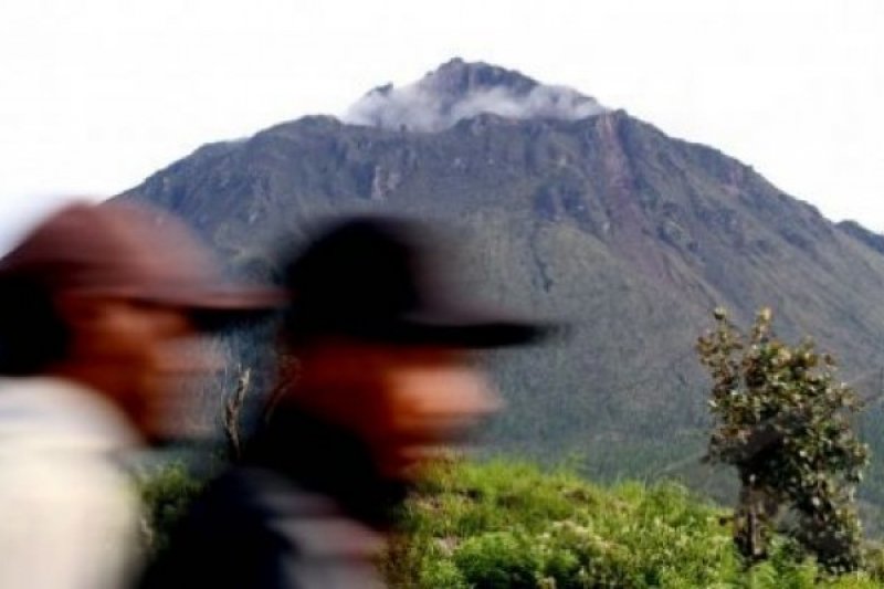 GUNUNG MERAPI LONGSOR