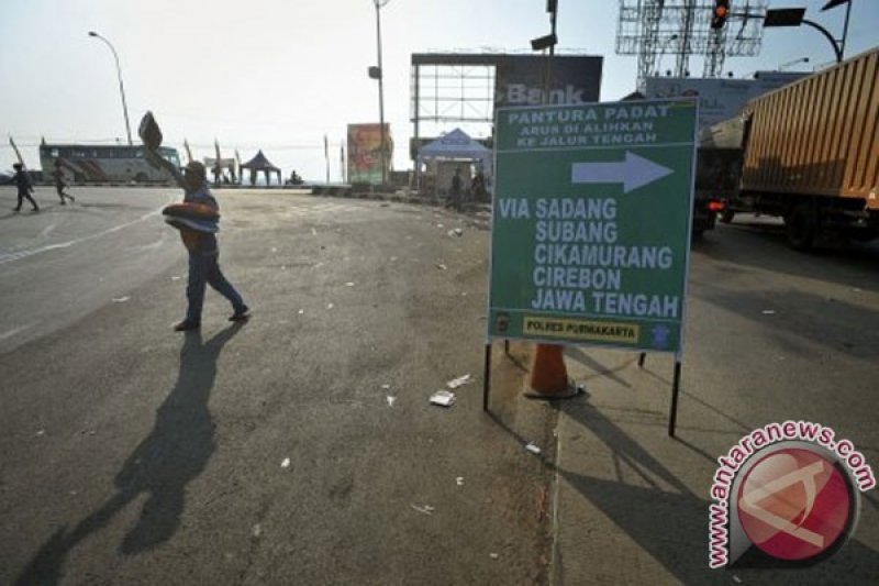 Jalan alternatif Pantura Cikampek-Cirebon minim rambu penunjuk arah
