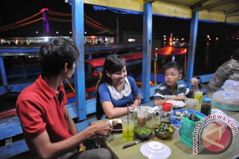 Warung Kopi Terapung Sungai Musi