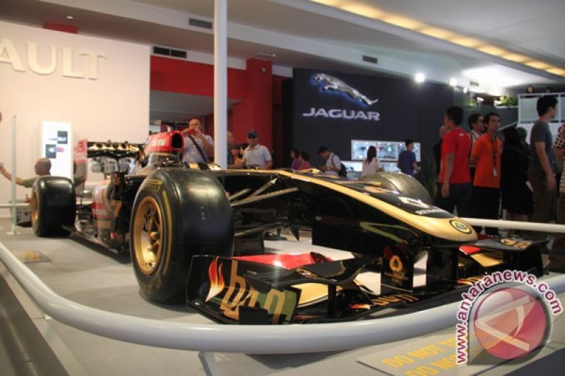 Mobil F1 Tim Lotus Renault di IIMS 2013