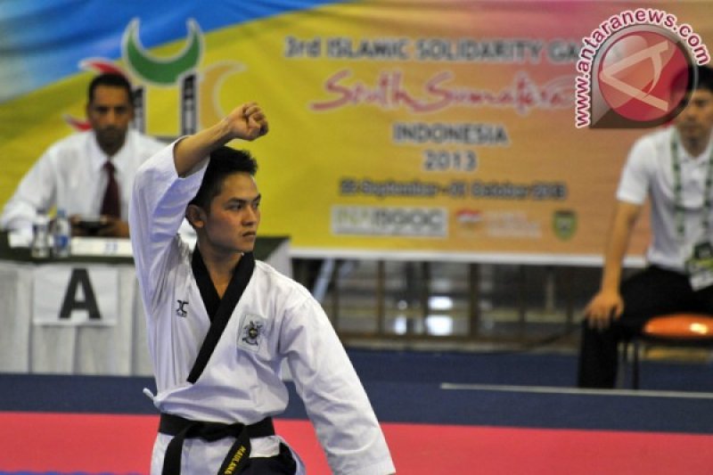 Emas Poomsae Taekwondo