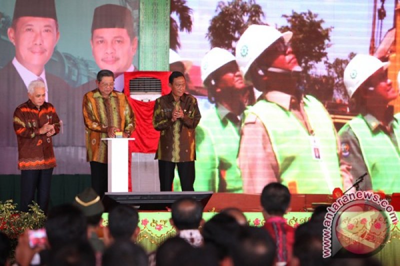 RESMIKAN PROYEK PENDUKUNG MP3EI KALSEL