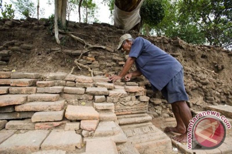 Candi di Trowulan