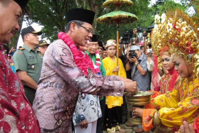 Gubernur Sumbar Irwan Prayitno