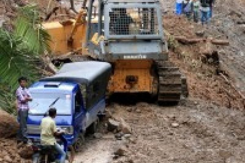 Ada 13 Titik Rawan Longsor di Sumbar, Pemudik Diimbau Hati-hati