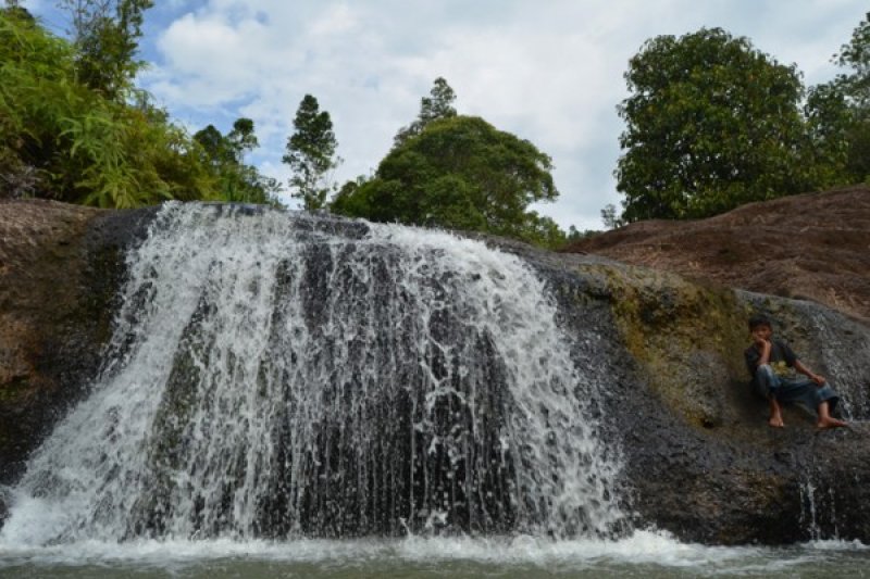 AIR TERJUN TAPIAN PUTI