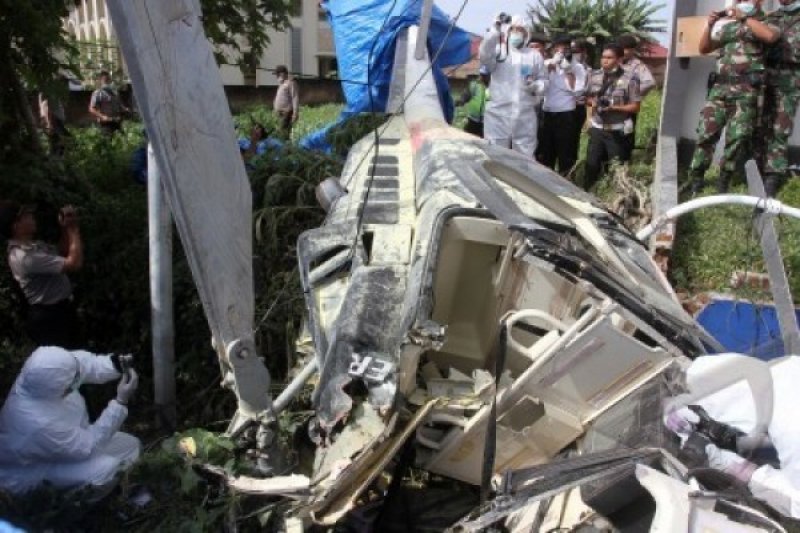 IDENTIFIKASI BANGKAI HELIKOPTER