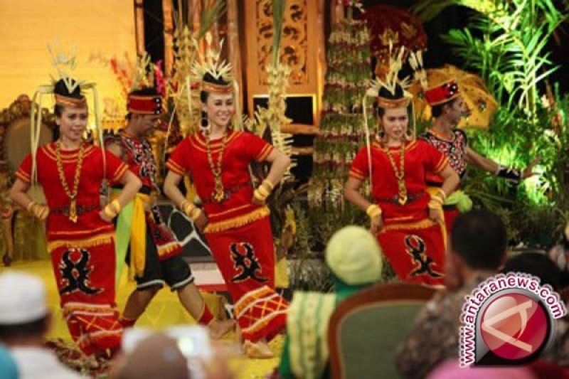 Karnaval Etnik Tabalong Promosikan Budaya Dayak Banjar Antara News