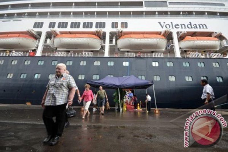 Kapal Pesiar Mv Volendam Antara News Makassar