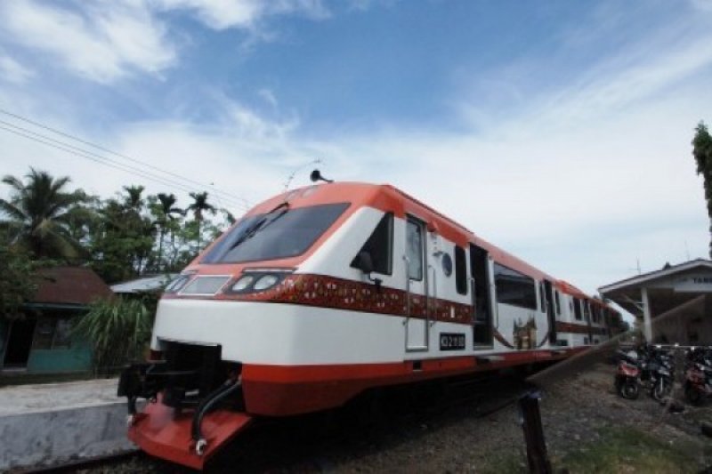 UJICOCA RAILBUS PADANG