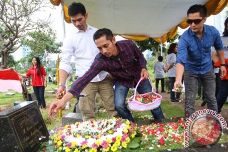 Ziarah Makam Usmar Ismail