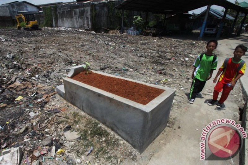 Relokasi Makam Kampung Apung