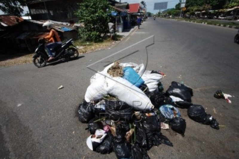 SAMPAH MENUMPUK