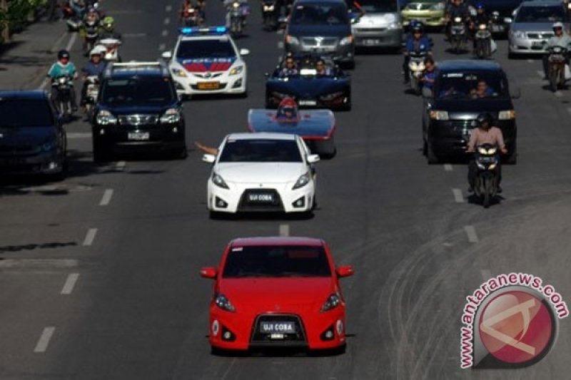 Uji Coba Mobil Ramah Lingkungan