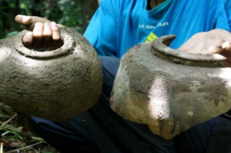 Temuan Benda Kuno Batam/Joko Sulistyo