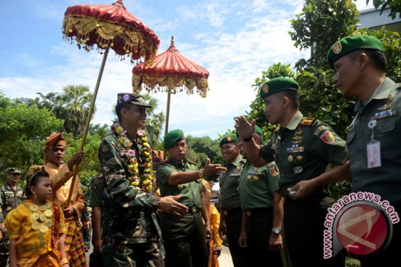 KUNJUNGAN PANGLIMA DIVISI 5 PHILIPINA