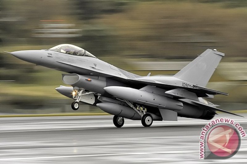 Menyimak F-16C/D Fighting Falcon Block 52ID Baru TNI AU - ANTARA News