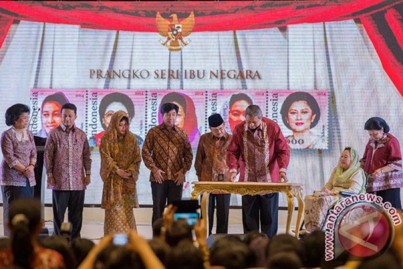 Perangko Seri Ibu Negara