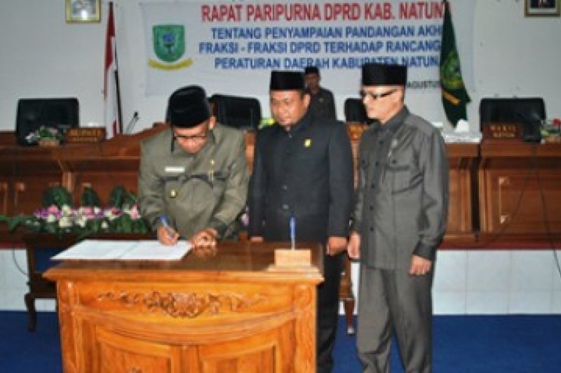 Sahkan 14 Perda/Zam Jambak