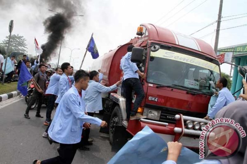 Sandera Mobil Tangki Pertamina