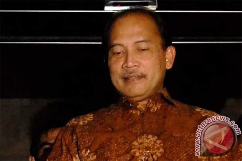 Budi Mulya Hadiri Pemakaman Putranya