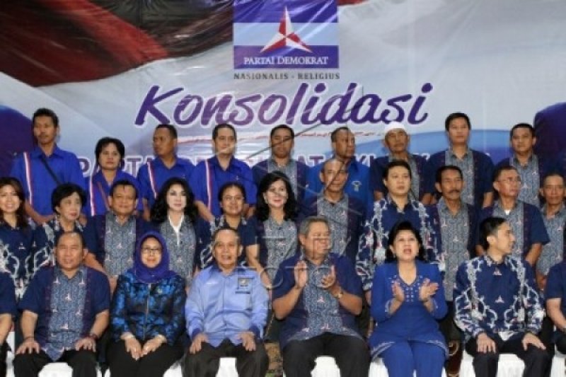 SBY HADIRI RAPAT KONSOLIDASI DEMOKRAT