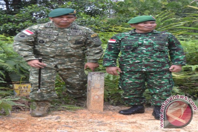 Patroli patok perbatasan Indonesia-Malaysia 