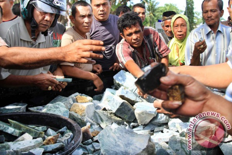 Batu akik Aceh diminati wisatawan Malaysia - ANTARA News