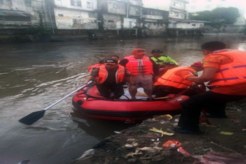 Sisir DAS Tondano sambil sapa  warga