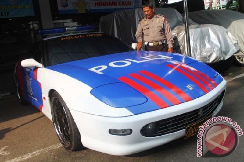 Mobil Ferrari Polda Jatim