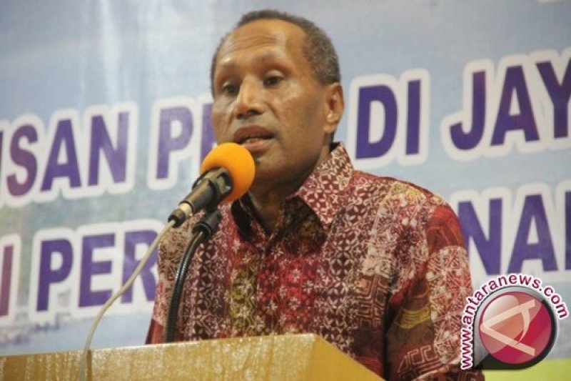 Profil Benhur Tomi Mano, Calon Gubernur Papua Pada Pilkada 2024 ...