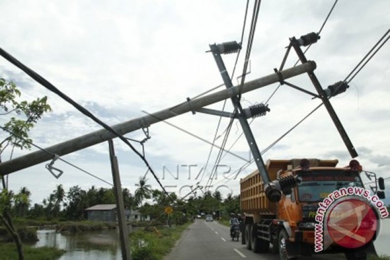 PUTING BELIUNG PADAMKAN LISTRIK