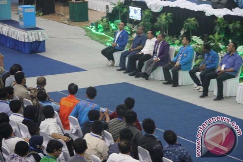 Tujuh kandidat Calon Ketum DPP KNPI saat pemilihan