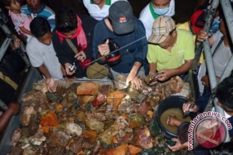 BATU AKIK TAMBORA