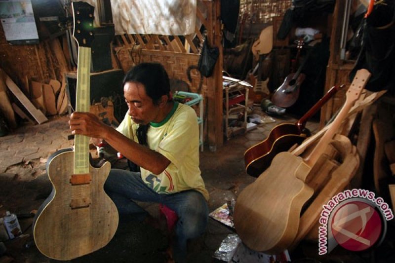 Kerajinan Gitar Yogyakarta