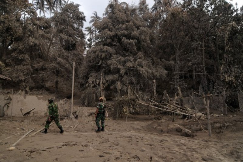 DAMPAK ABU VULKANIK KARANGETANG