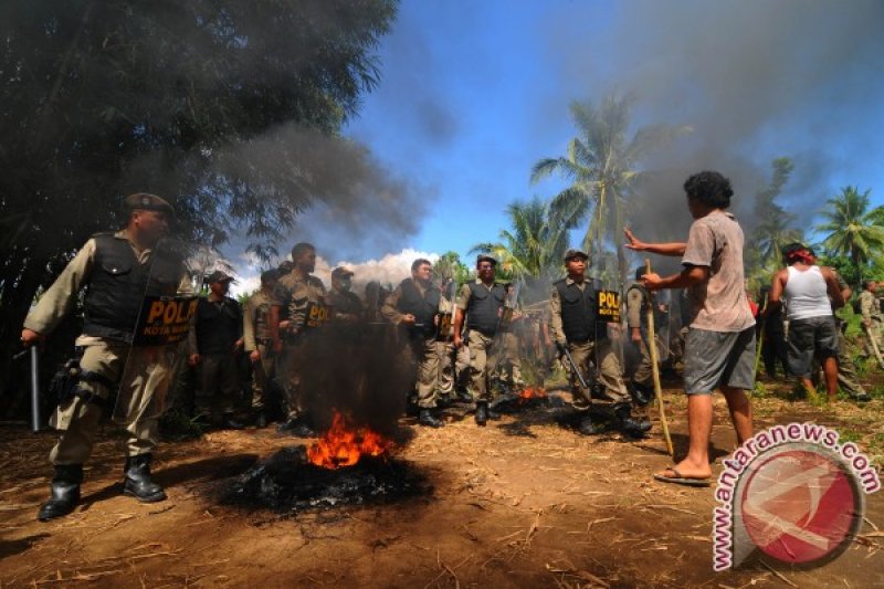 Bentrok Penertiban Bangunan Liar