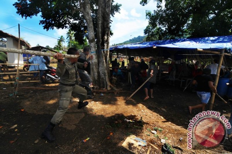 Bentrok Penertiban Bangunan Liar