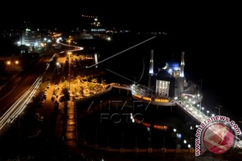 TARAWIH MASJID TERAPUNG