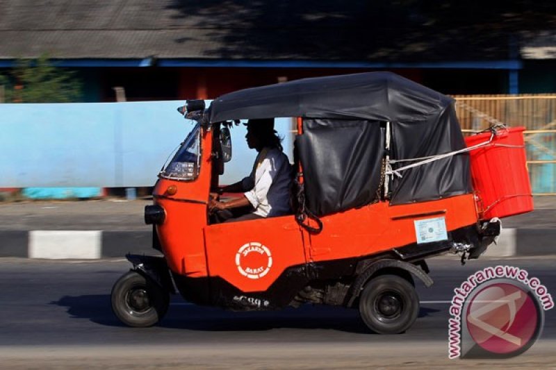 Mudik Menggunakan Bajaj