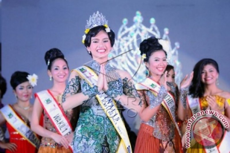 Pemenang Ratu Bunga 2015