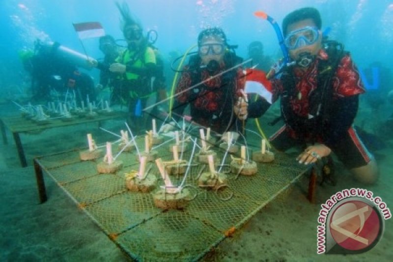 Upacara Penanaman Terumbu Karang Manado