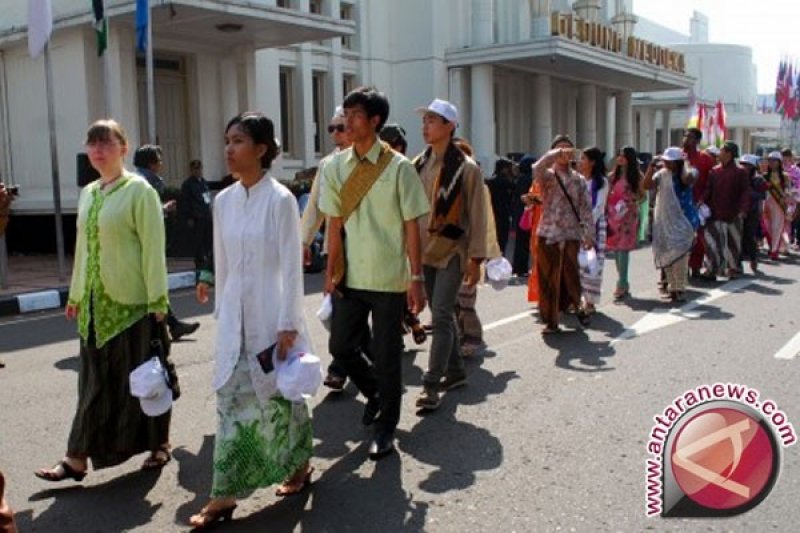 Karnaval dan Gotongan Warnai HUT Kemerdekaan