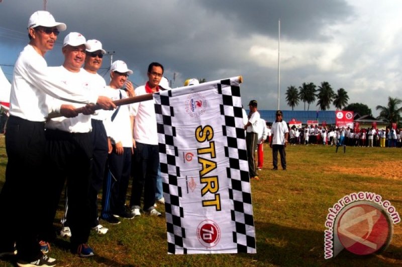 Ribuan Warga Perbatasan Ikuti Jalan Sehat Perhutani