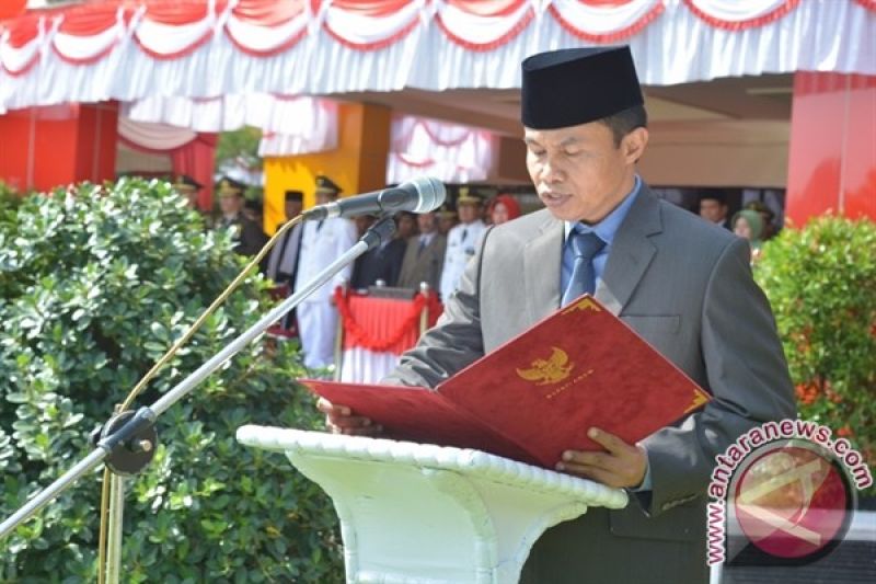 Pembacaan Tek Proklamasi Oleh Ketua DPRD Kabupaten Agam