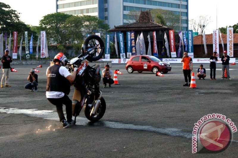 Stunt Rider Rok Bagoros