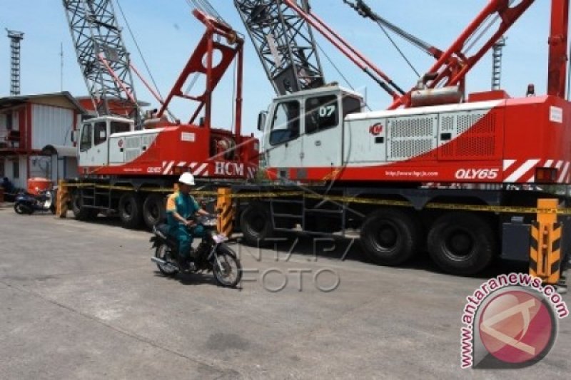 BARESKRIM SITA MOBIL CRANE PELINDO II