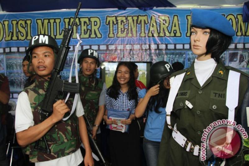 Pameran Alutsista Di Kampus