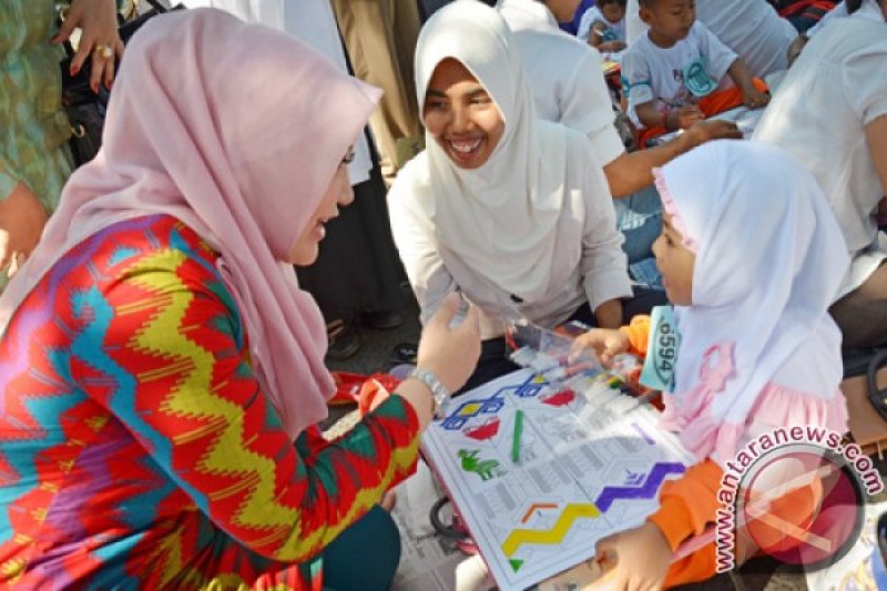 LOMBA MEWARNAI GAMBAR TENUN TRADISIONAL